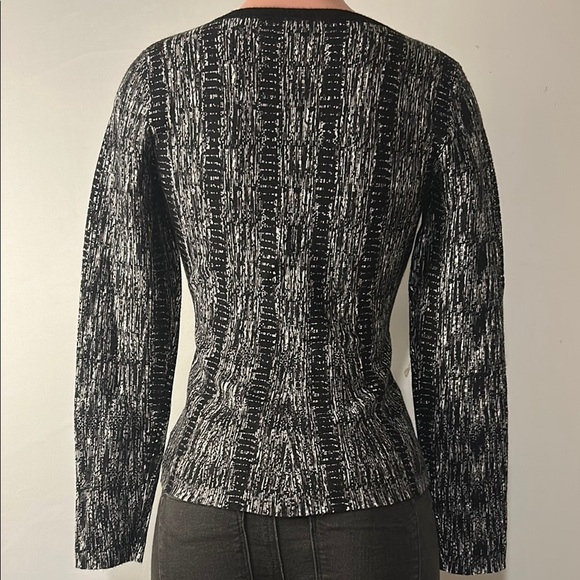 White House Black Market Abstract Striped Top Sweater Long Sleeve Size M. NWT - Picture 7 of 13